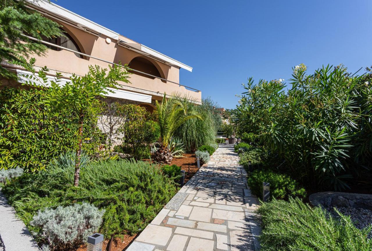 Apartments House Barbara 2 Kornic Exterior photo